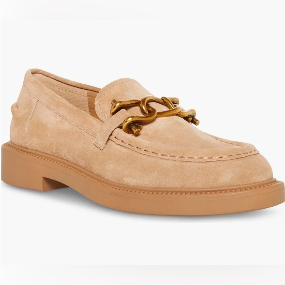 New without tags Steve Madden Karmine Loafer in tan suede 8 brass gold chain